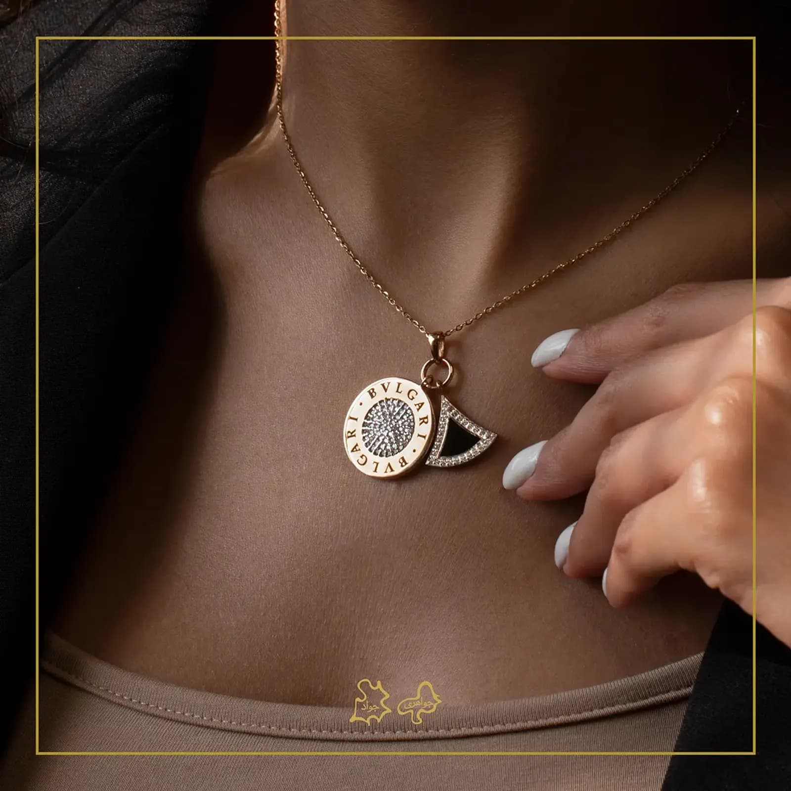 گردنبند طلا زرد/رزگلد زنانه بولگاری مدل دایره و بادبزنی نگیندار